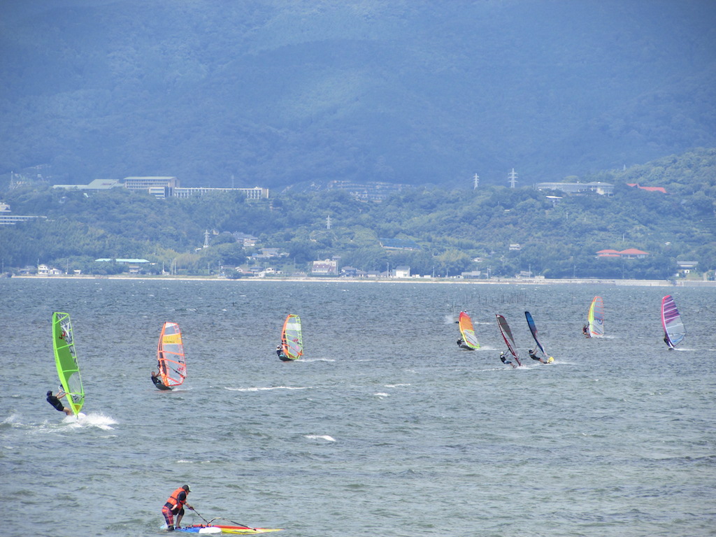 8月26日、浜名湖村櫛、西北西の風10m/sオーバー