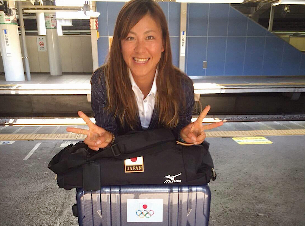 ▲Megumi Iseda(JPN-35)同志社大学入学後に本格的にウインドサーフィンを始め、 3年生で『日本学生ボードセーリング選手権』に優勝。以後、2010年『アジアンビーチゲームズ』2位。 2011年、2012年『テクノ293世界選手権』オープンレディスクラス連覇など、世界のレースで確かな実績を残す。2016年リオ五輪RS:X級日本代表。1987年6月30日生まれ、滋賀県出身。157cm、56kg。