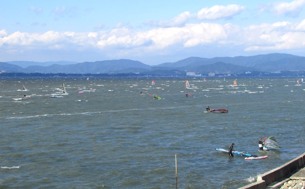 浜名湖 村櫛に北西強風シーズン到来 Windsurfing Magazine ウインドサーフィンマガジン