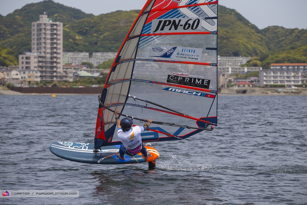 Tomonori Anami(JPN-60) ⓒJohn Carter_pwaworldtour.com 穴見はフォイルでも2レースを終えた時点で46人中の17位。日本人最高位にいる。