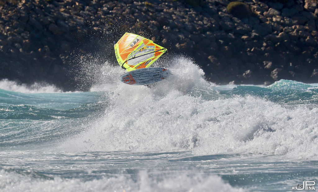 PWA WORLD TOUR 2018 / Gran Canaria Wind & Waves Festival 25th, Takuma Sugi(J-7 / GA Sails, Tabou Boards)/ ⒸJose Piña