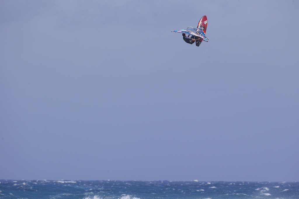 Victor Fernandez(E-42)Sky High Jump @ Pozo, Gran Canaria 2018 / ⒸJohn Carter_pwaworldtour.com