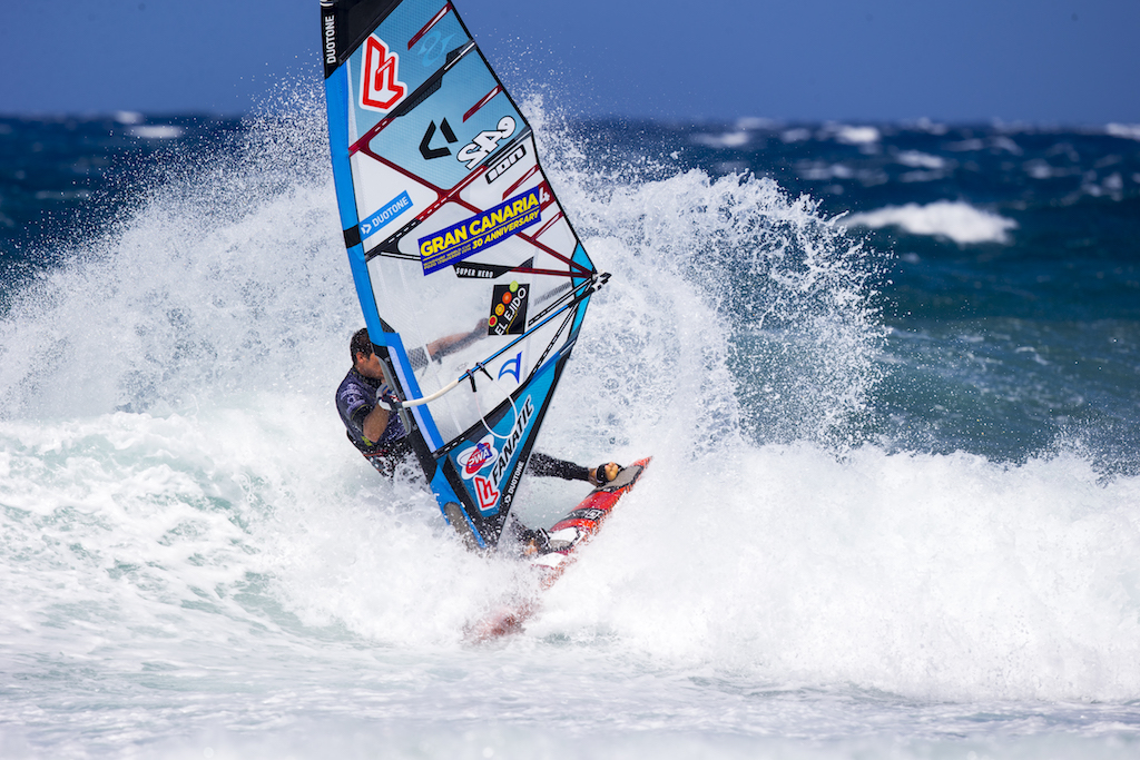 3 × PWA Wave World Champion_Victor Fernandez(E-42) @ Pozo, Gran Canaria 2018 / ⒸJohn Carter_pwaworldtour.com
