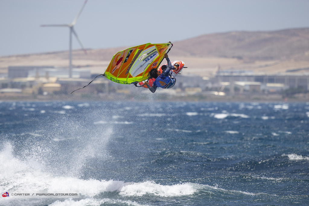 Takuma Sugi(J-7)/ ⒸJohn Carter_pwaworldtour.com