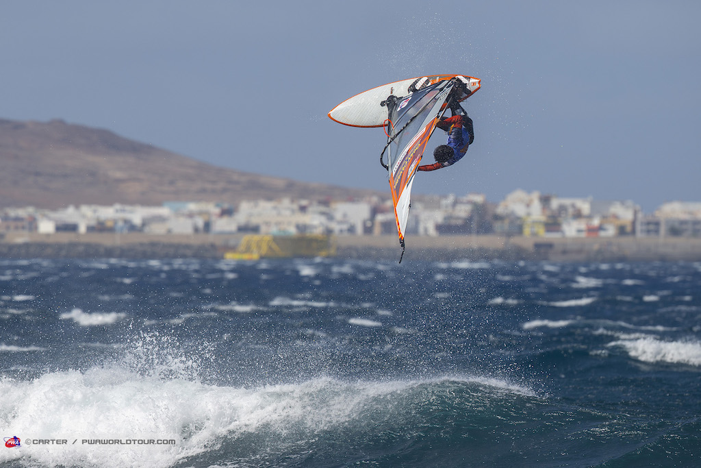 Takara Ishii(J-20)/ ⒸJohn Carter_pwaworldtour.com