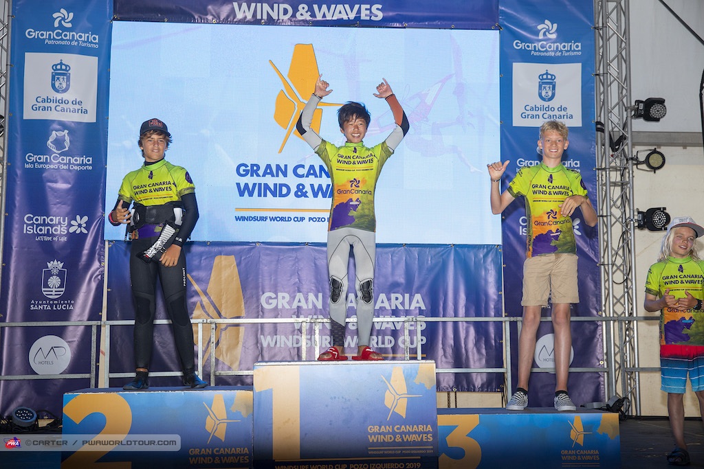 U-15 Podium/ ⒸJohn Carter_pwaworldtour.com
