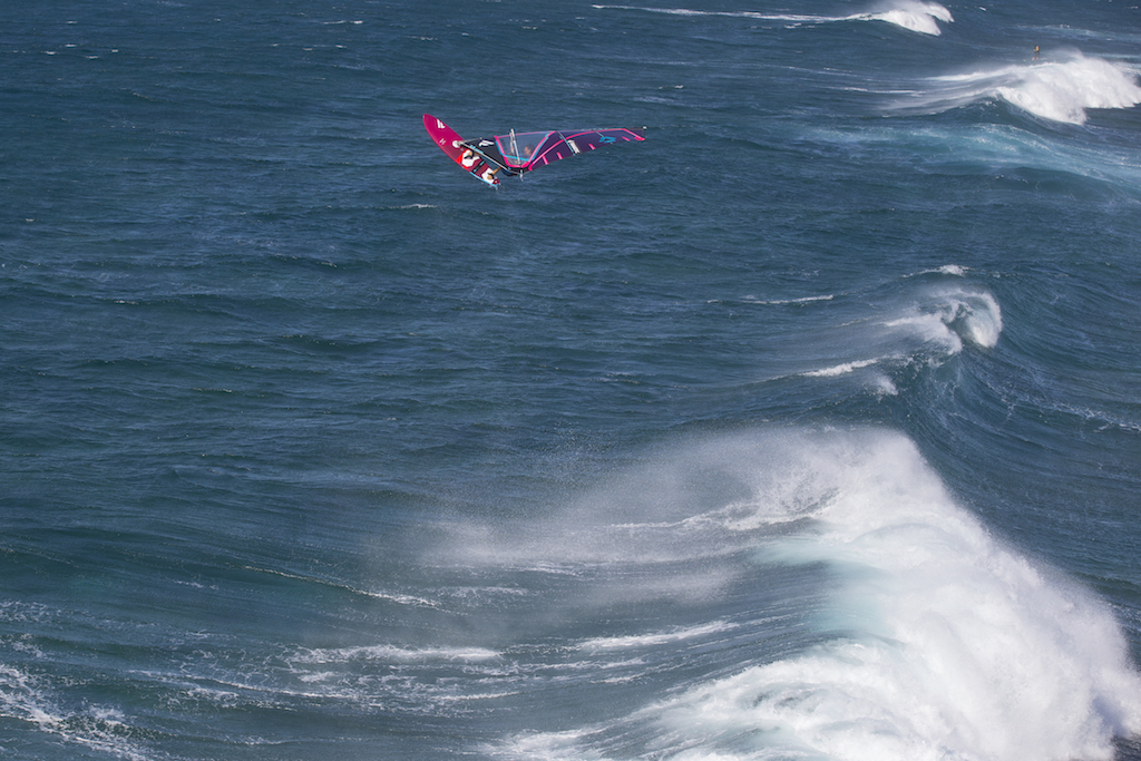 Victor Fernandez(E-42) @ Hookipa, Maui, Hawaii / ⒸDuoTone_John Carter