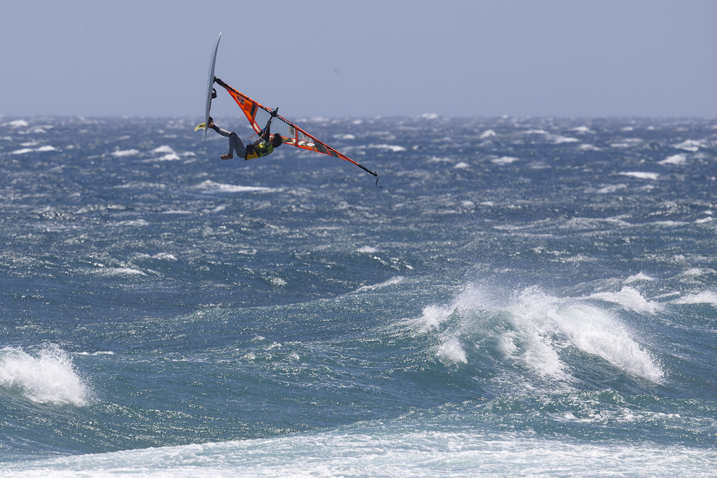 Hayata Ishii(J-775)Gran Canaria, Pozo 2019 / ⒸJohn Carter_pwaworldtour.com