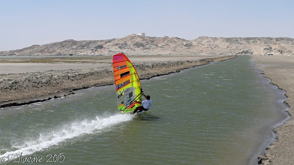 Antoine Albeau(FRA-192)Windsurfing Speed Record 53.27 kts(98.65 km/h) @Namibia Luderits,November 02, 2015 / Ⓒ Jlacave