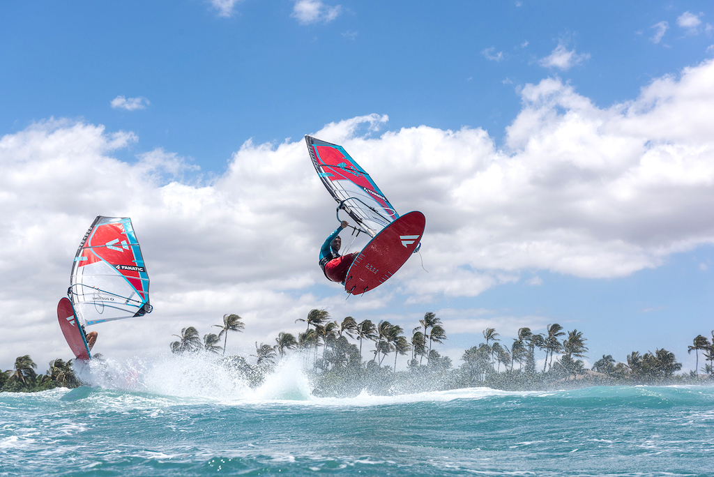 Adam Lewis(K-516)& Victor Fernandez(E-42)/ ⒸFanatic_Fish Bowl Diaries
