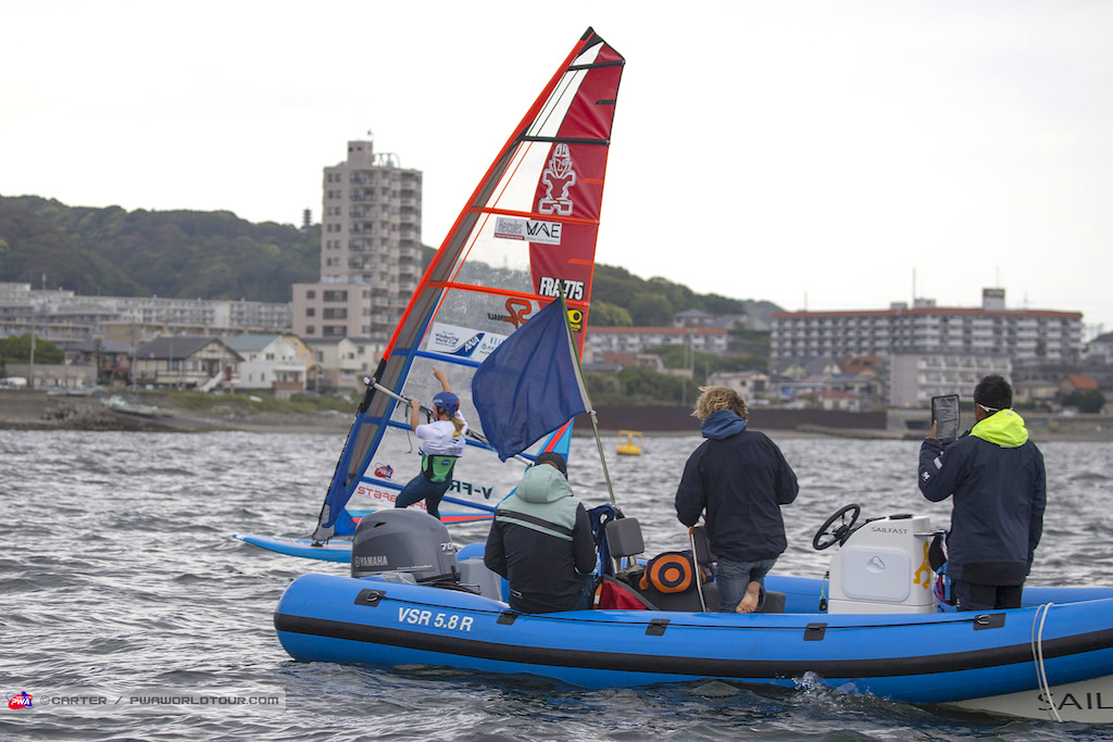 Delphine Cousin（FRA-775）Celebrates