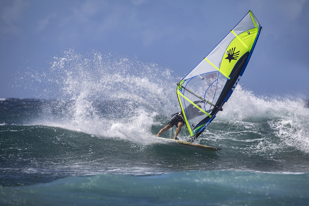 EZZY SAILS | Windsurfing magazine（ウインドサーフィンマガジン）