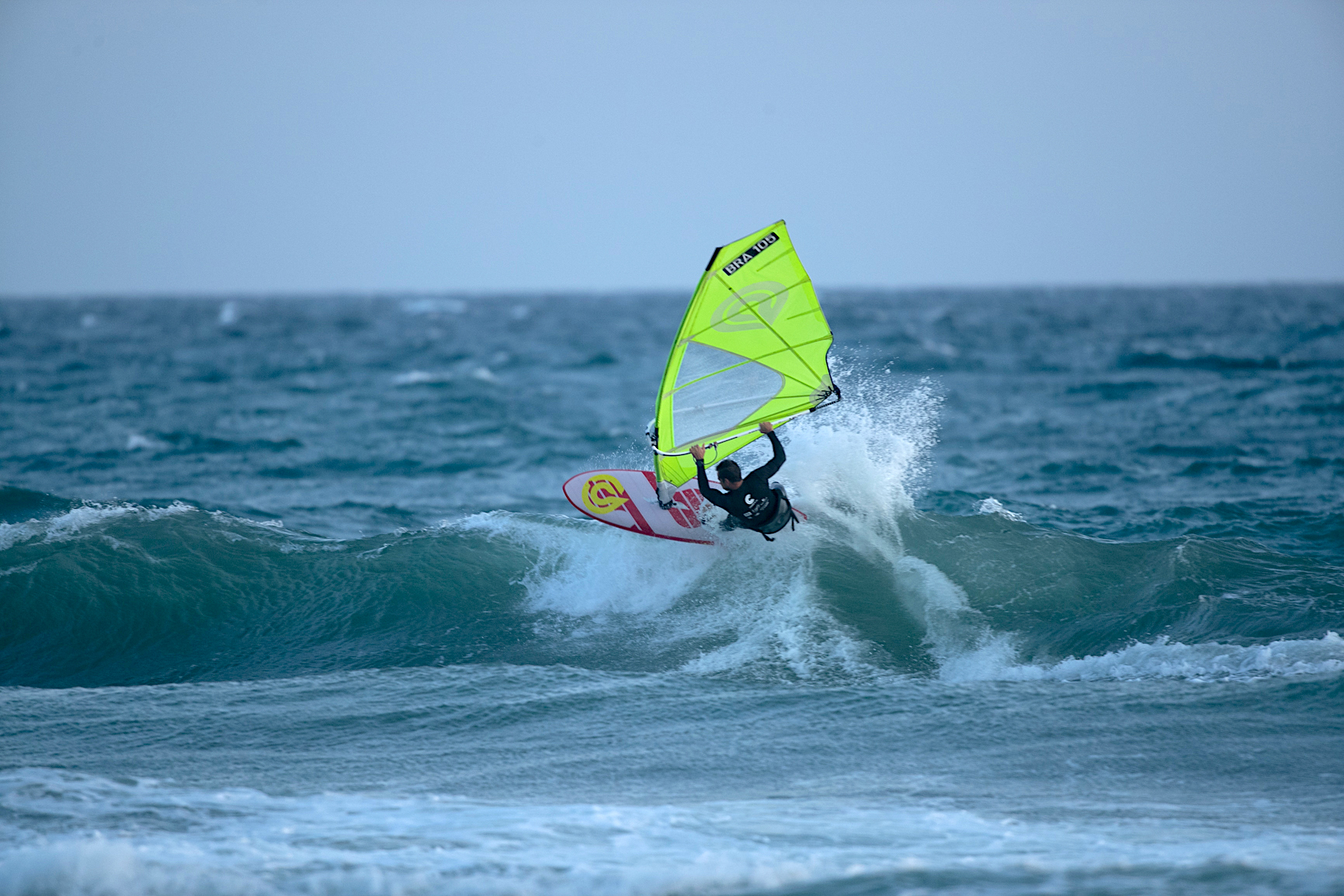 おトク情報がいっぱい！ ウィンドサーフィン用ボード Naish オンライン 